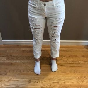 White mom-style jeans!